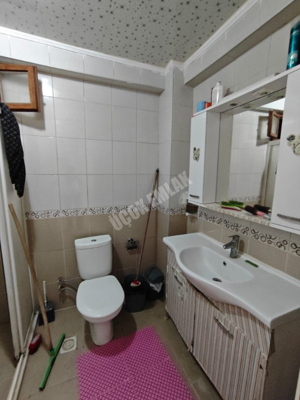 Afyon Üçok Emlaktan Kanlıca Mah Satılık 3+1 115m² 1 Kat Temiz Bakımlı Daire
