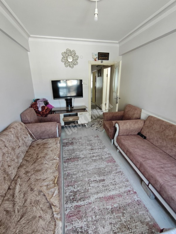 Afyon Üçok Emlaktan Kanlıca Mah Satılık 3+1 115m² 1 Kat Temiz Bakımlı Daire
