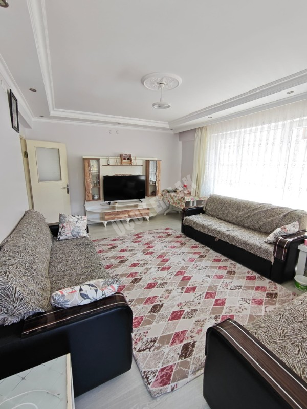 Afyon Üçok Emlaktan Kanlıca Mah Satılık 3+1 115m² 1 Kat Temiz Bakımlı Daire