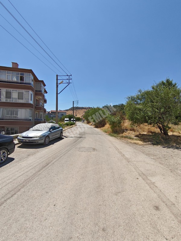 Afyon Üçok Emlaktan Kanlıca Mah Satılık 3+1 115m² 1 Kat Temiz Bakımlı Daire