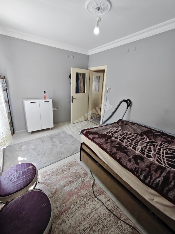 Afyon Üçok Emlaktan Kanlıca Mah Satılık 3+1 115m² 1 Kat Temiz Bakımlı Daire