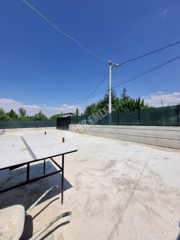 AFYON ÜÇOK EMLAKTAN ERKMEN  HÜRRİYET MAH KİRALIK HOBİ BAHÇESİ
