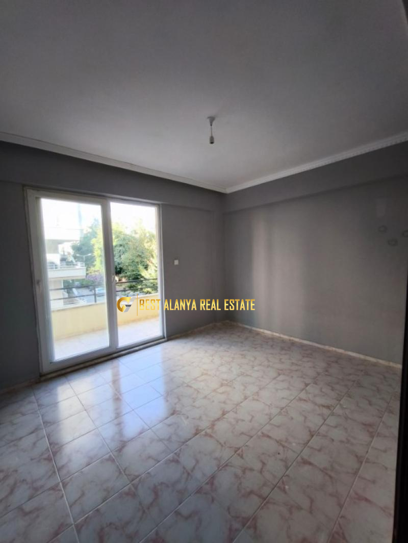 SALI PAZARI İÇİNDE SATILIK BOŞ 2+1 DAİRE MAHMUTLAR ALANYA ANTALYA TÜRKİYE