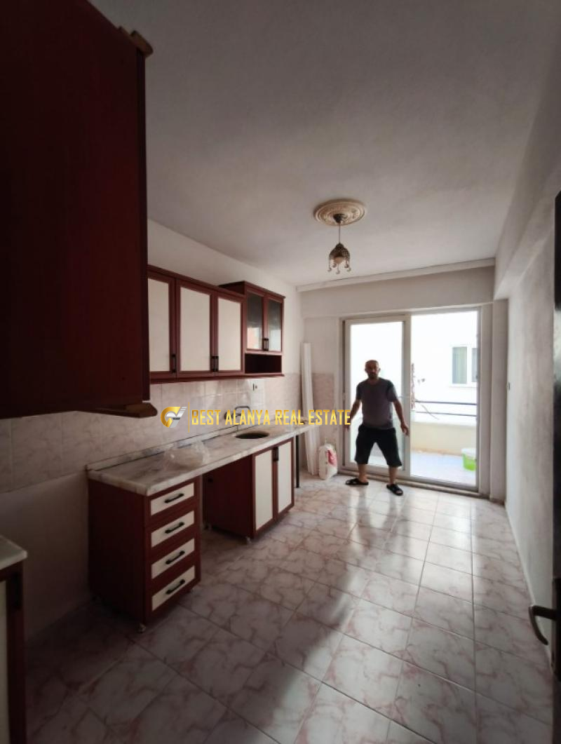 SALI PAZARI İÇİNDE SATILIK BOŞ 2+1 DAİRE MAHMUTLAR ALANYA ANTALYA TÜRKİYE