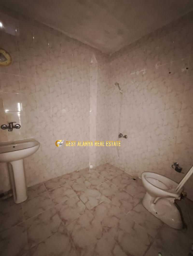 SALI PAZARI İÇİNDE SATILIK BOŞ 2+1 DAİRE MAHMUTLAR ALANYA ANTALYA TÜRKİYE