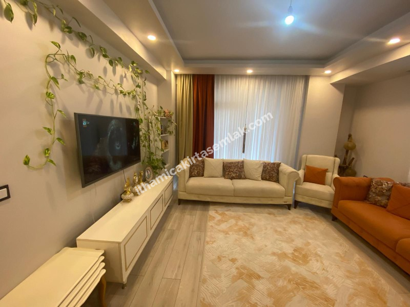 CUMHURİYET MAHALLESİNDE SATILIK SİTE İÇİ YENİ YAPI 3+1 DAİRE