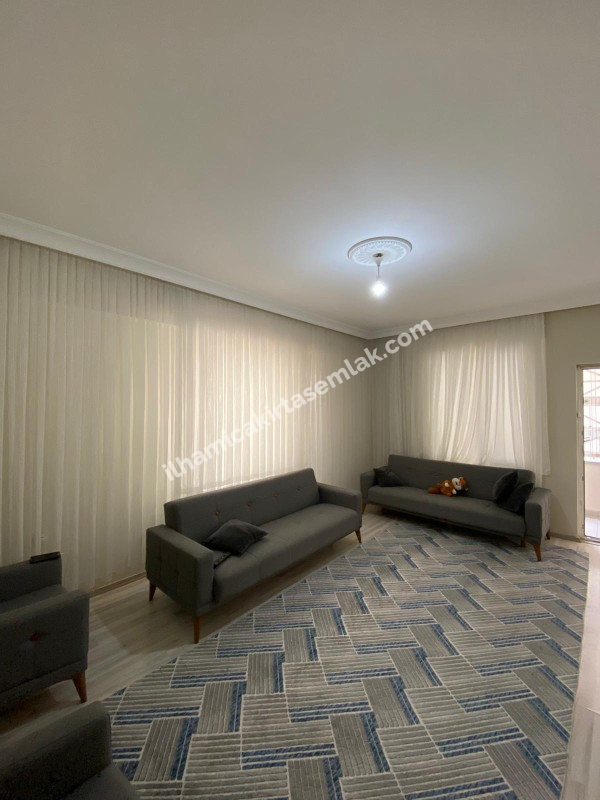 BAHÇIVAN MAHALLESİNDE SATILIK GENİŞ 2+1 DAİRE