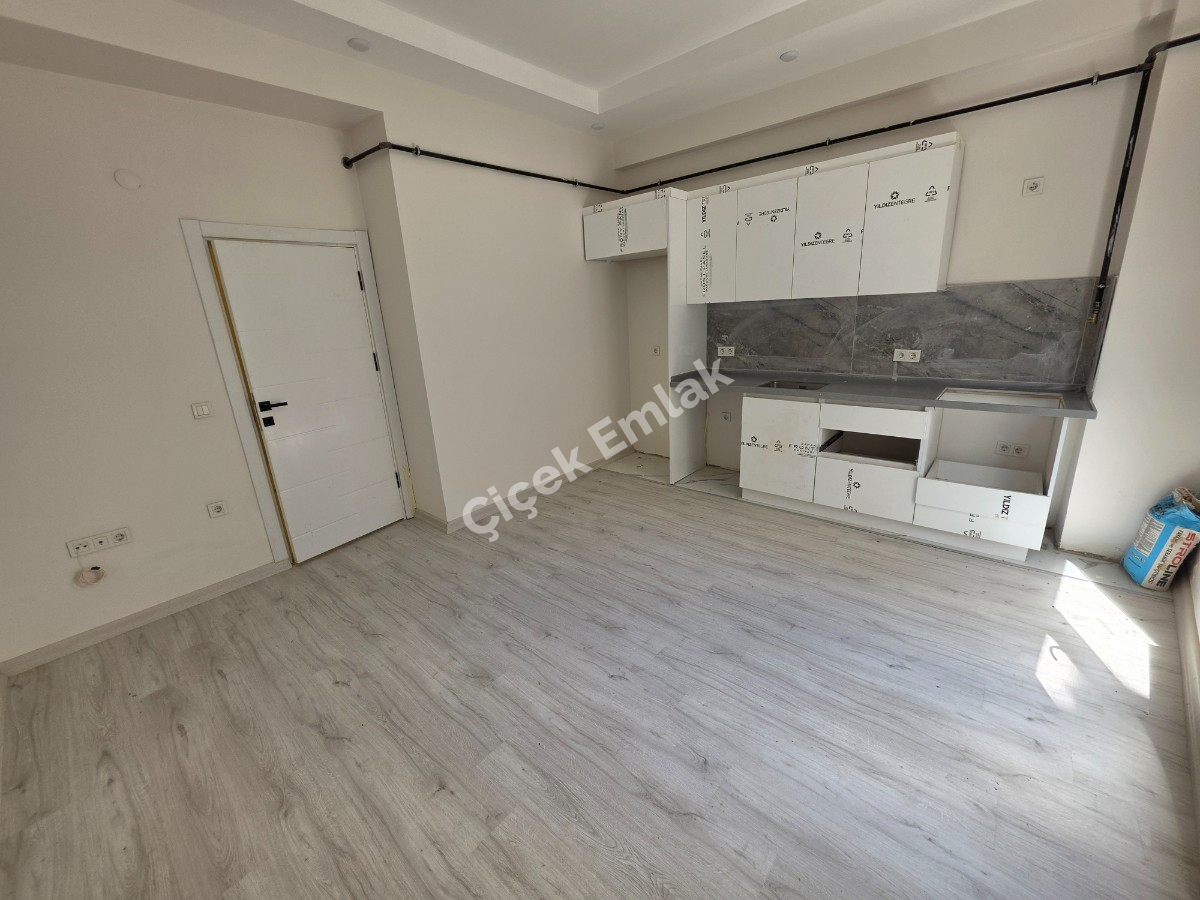 Yeşilpınar Metro'ya 2 Dk 1+1 Bahçe Katı Sıfır Satılık Daire
