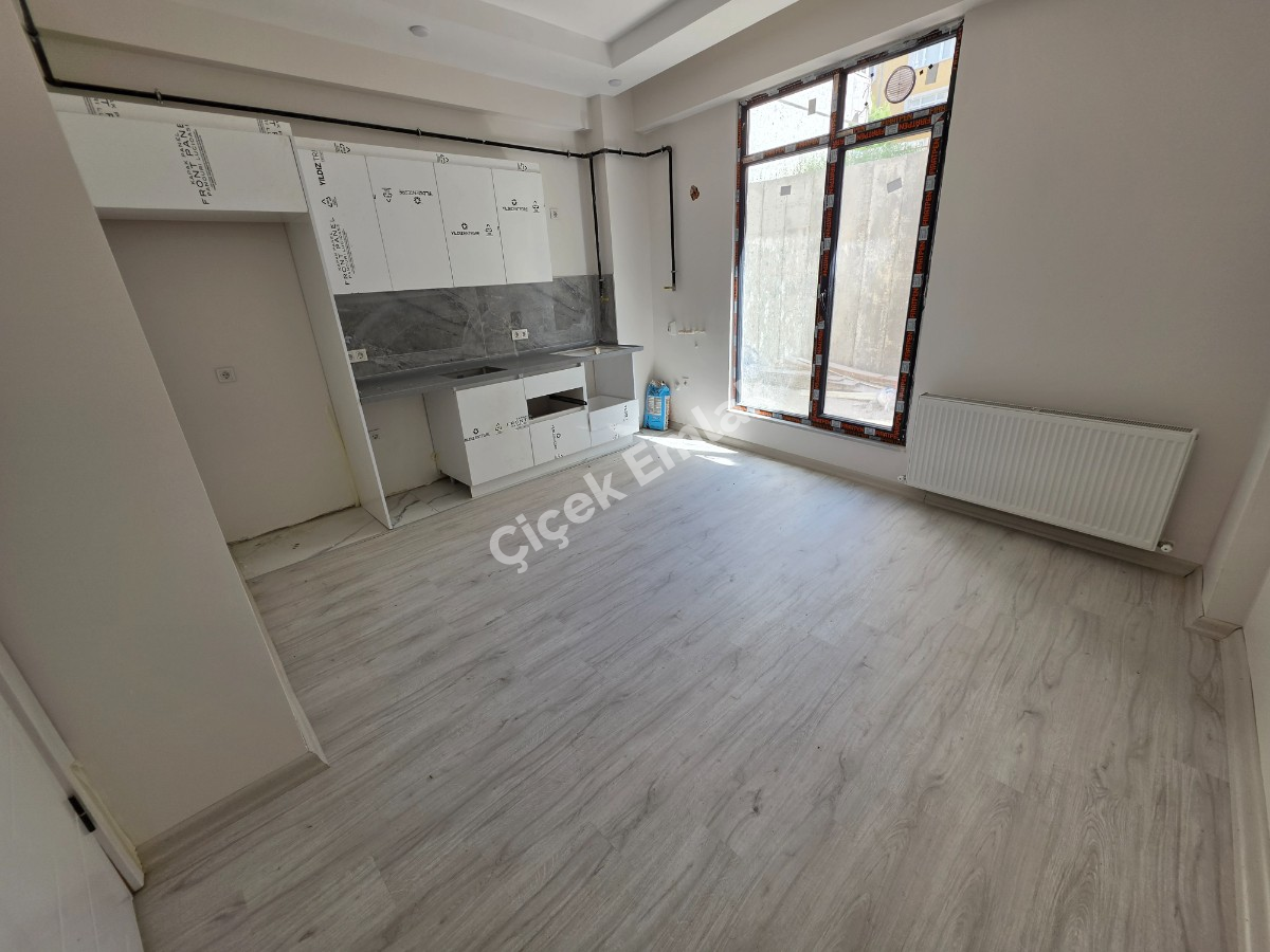 Yeşilpınar Metro'ya 2 Dk 1+1 Bahçe Katı Sıfır Satılık Daire