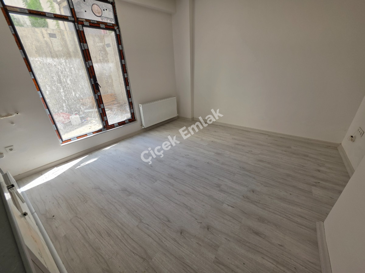 Yeşilpınar Metro'ya 2 Dk 1+1 Bahçe Katı Sıfır Satılık Daire