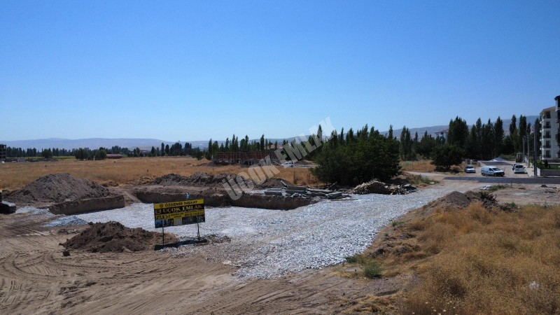 Afyon Üçok Emlaktan Ali İhsan Paşa Mah Satılık Temelden 3+1 Lüx Daireler Üstelik %50 Peşinat İmkanı İle