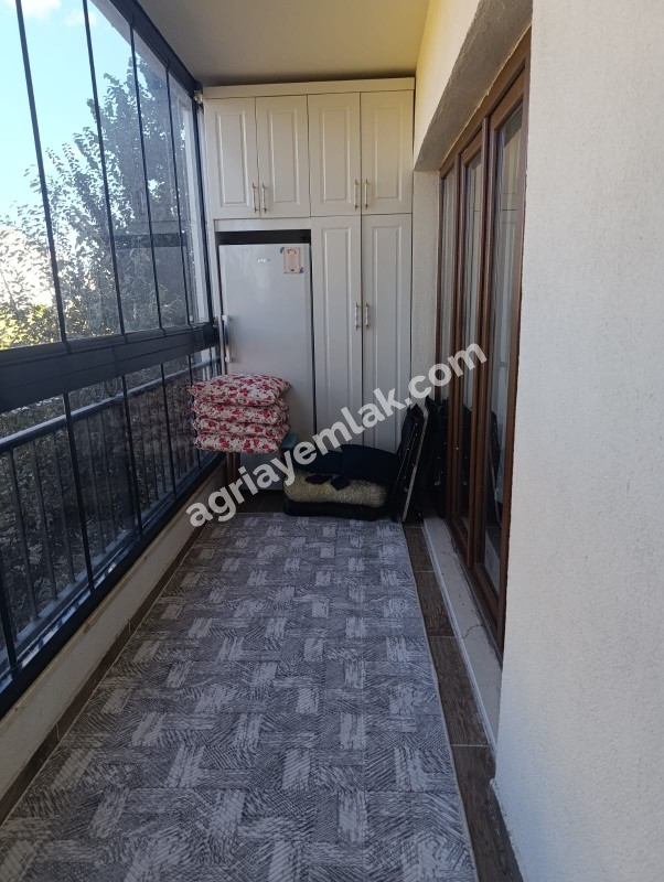 YOLUGÜZEL'DE HASTANE VE ÜNİVERSİTE YANINDA SATILIK 3+1 FERAH DAİRE