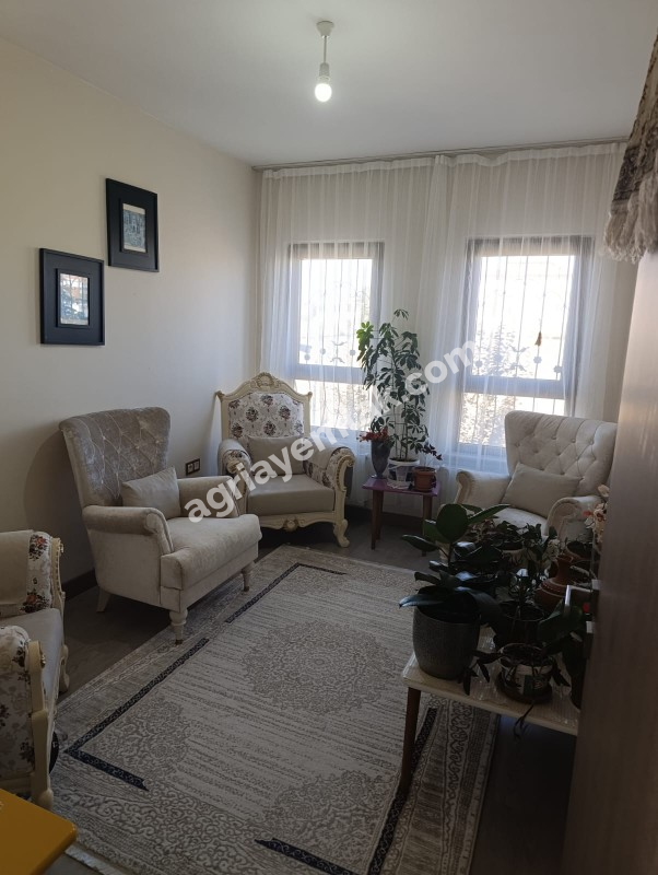 YOLUGÜZEL'DE HASTANE VE ÜNİVERSİTE YANINDA SATILIK 3+1 FERAH DAİRE