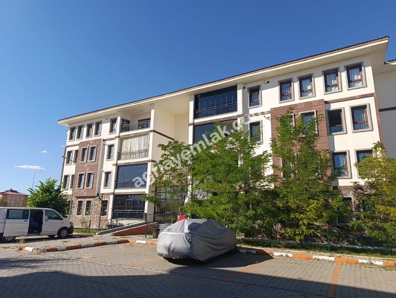 YOLUGÜZEL'DE HASTANE VE ÜNİVERSİTE YANINDA SATILIK 3+1 FERAH DAİRE
