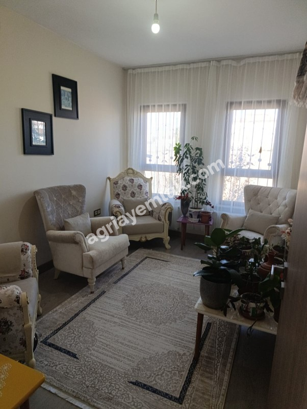 YOLUGÜZEL'DE HASTANE VE ÜNİVERSİTE YANINDA SATILIK 3+1 FERAH DAİRE