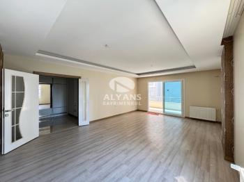 ALYANS'TAN MERKEZİ KONUMDA İSKANLI 3+1 FULL DONANIMLI DAİRE