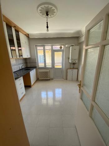 GÜVENAY - ÇORUM KARAKEÇİLİ MAH. FATİH CADDESİ ÜZERİ 3+1 KİRALIK DAİRE