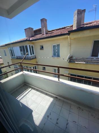 GÜVENAY - ÇORUM KARAKEÇİLİ MAH. FATİH CADDESİ ÜZERİ 3+1 KİRALIK DAİRE