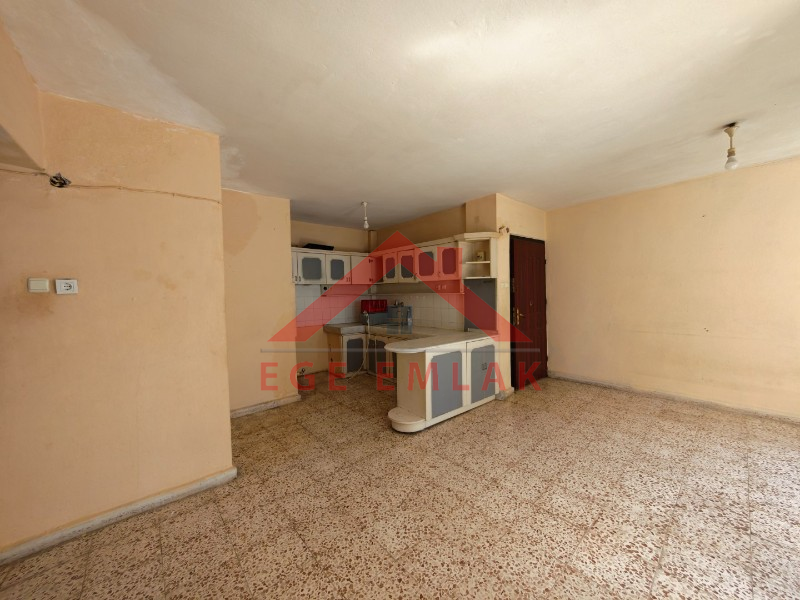 Didim Efeler Seçkin Başak Sitesi'nde Tadilatlık 2+1 Satılık Daire