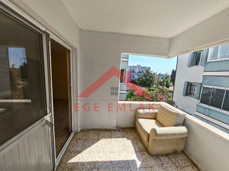 Didim Efeler Seçkin Başak Sitesi'nde Tadilatlık 2+1 Satılık Daire
