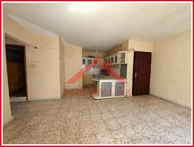 Didim Efeler Seçkin Başak Sitesi'nde Tadilatlık 2+1 Satılık Daire