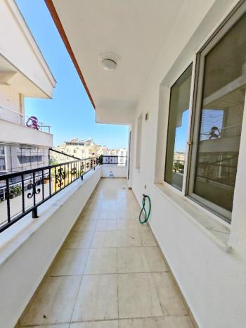 Didim Efeler Mahallesi’nde Boş, Boyalı Salonlu 2+1 Satılık Ara Kat Daire