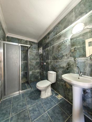 Didim Efeler Mahallesi’nde Boş, Boyalı Salonlu 2+1 Satılık Ara Kat Daire