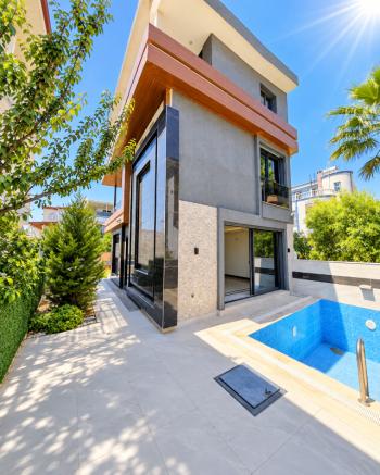 Didim Altınkum’da Deniz Manzaralı Havuzlu Sıfır 4+1 Müstakil Villa