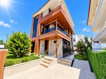 Didim Altınkum’da Deniz Manzaralı Havuzlu Sıfır 4+1 Müstakil Villa