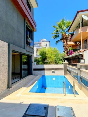 Didim Altınkum’da Deniz Manzaralı Havuzlu Sıfır 4+1 Müstakil Villa