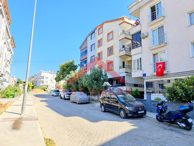 Didim Efeler Mahallesi’nde Boş, Boyalı Salonlu 2+1 Satılık Ara Kat Daire