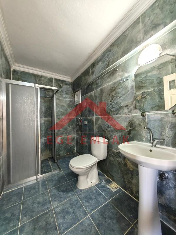 Didim Efeler Mahallesi’nde Boş, Boyalı Salonlu 2+1 Satılık Ara Kat Daire