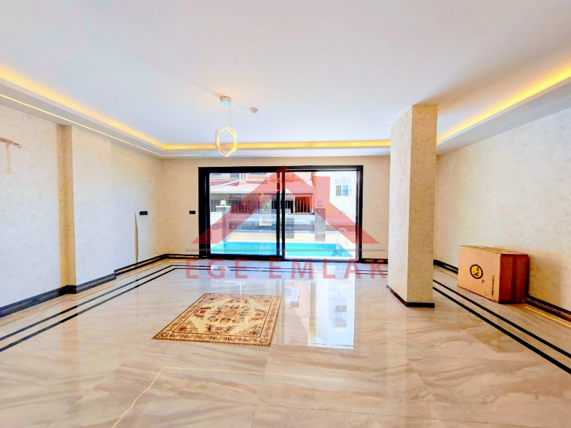 Didim Altınkum’da Deniz Manzaralı Havuzlu Sıfır 4+1 Müstakil Villa