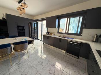 MİNARELİKÖY'DE (DAİRE TAKASINA AÇIK) FUL EŞYALI 3+1 BAHÇELİ MÜSTAKİL EV 