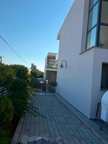 MİNARELİKÖY'DE (DAİRE TAKASINA AÇIK) FUL EŞYALI 3+1 BAHÇELİ MÜSTAKİL EV 