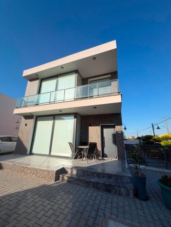 MİNARELİKÖY'DE (DAİRE TAKASINA AÇIK) FUL EŞYALI 3+1 BAHÇELİ MÜSTAKİL EV 