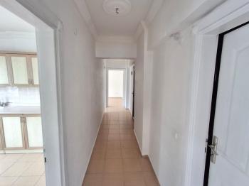 Didim Cumhuriyet Mahallesi’nde Kiralık 2+1 Kapalı Mutfaklı Ara Kat Daire