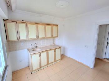 Didim Cumhuriyet Mahallesi’nde Kiralık 2+1 Kapalı Mutfaklı Ara Kat Daire