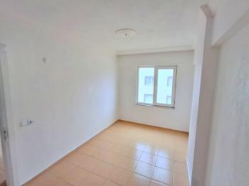 Didim Cumhuriyet Mahallesi’nde Kiralık 2+1 Kapalı Mutfaklı Ara Kat Daire