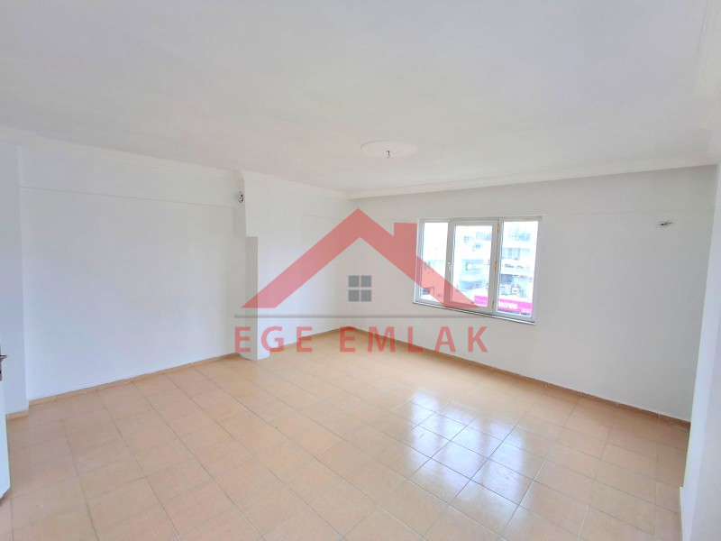 Didim Cumhuriyet Mahallesi’nde Kiralık 2+1 Kapalı Mutfaklı Ara Kat Daire