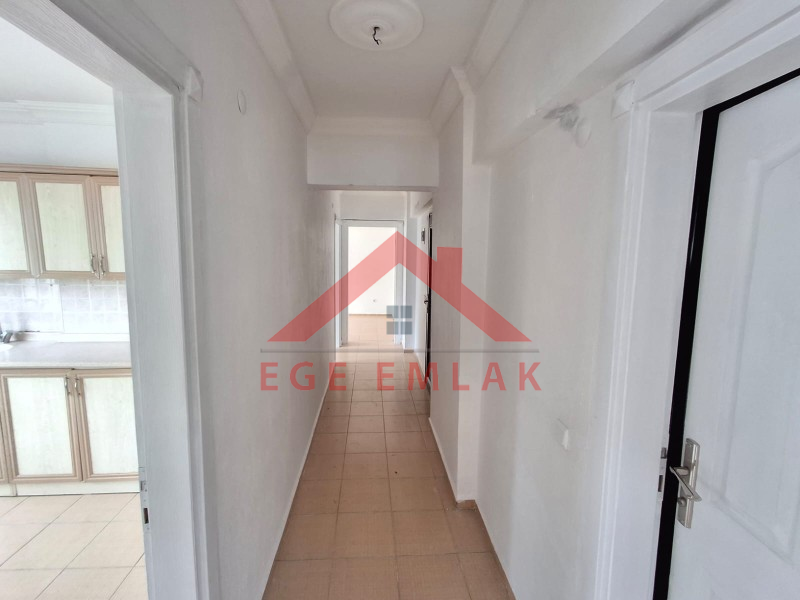 Didim Cumhuriyet Mahallesi’nde Kiralık 2+1 Kapalı Mutfaklı Ara Kat Daire