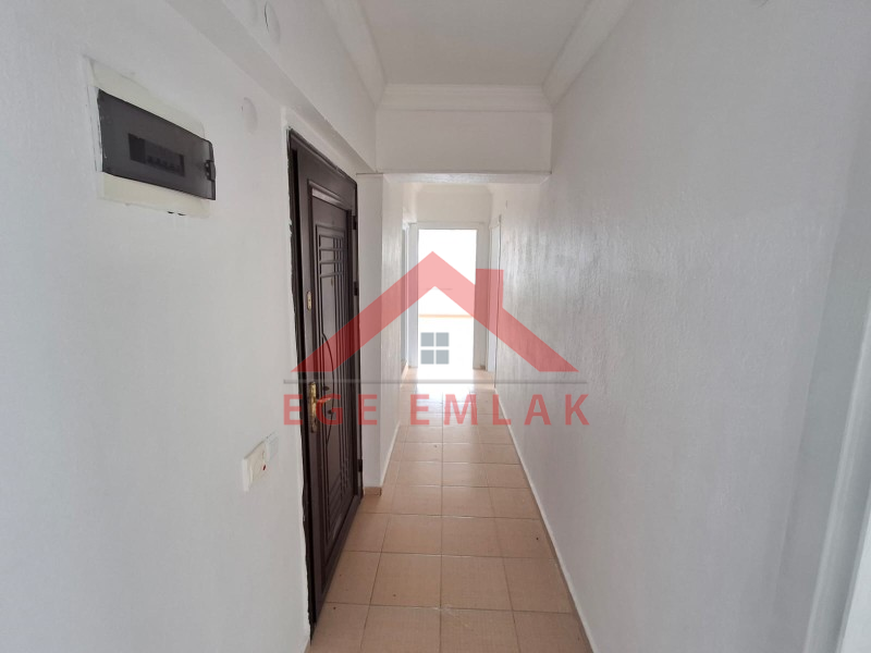 Didim Cumhuriyet Mahallesi’nde Kiralık 2+1 Kapalı Mutfaklı Ara Kat Daire
