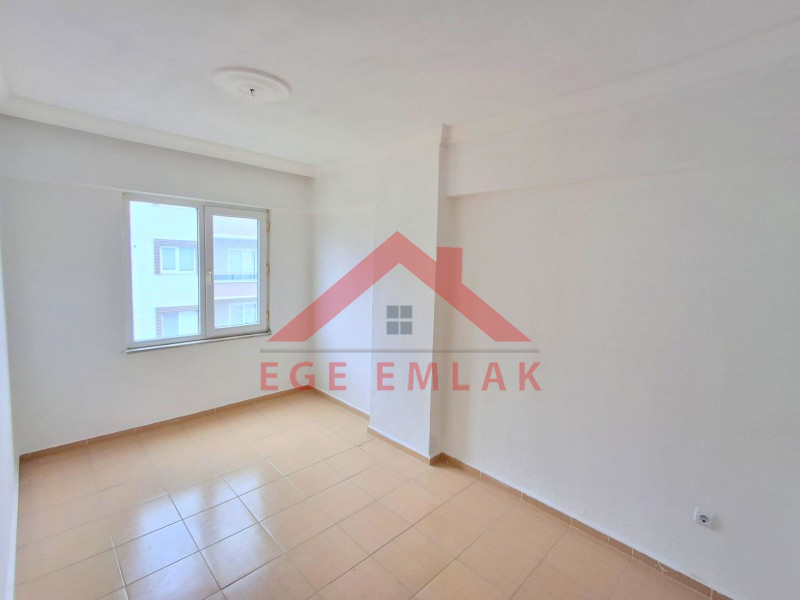 Didim Cumhuriyet Mahallesi’nde Kiralık 2+1 Kapalı Mutfaklı Ara Kat Daire