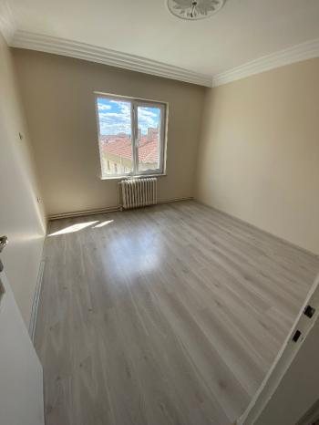 GÜVENAY - ÇORUM KARAKEÇİLİ MAHALLESİ FATİH CADDESİ ÜZERİ 3+1  KİRALIK DAİRE