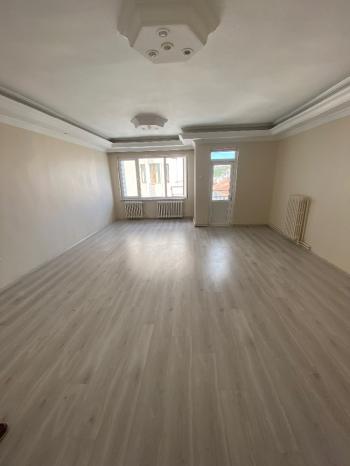 GÜVENAY - ÇORUM KARAKEÇİLİ MAHALLESİ FATİH CADDESİ ÜZERİ 3+1  KİRALIK DAİRE