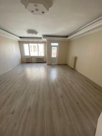 GÜVENAY - ÇORUM KARAKEÇİLİ MAHALLESİ FATİH CADDESİ ÜZERİ 3+1  KİRALIK DAİRE