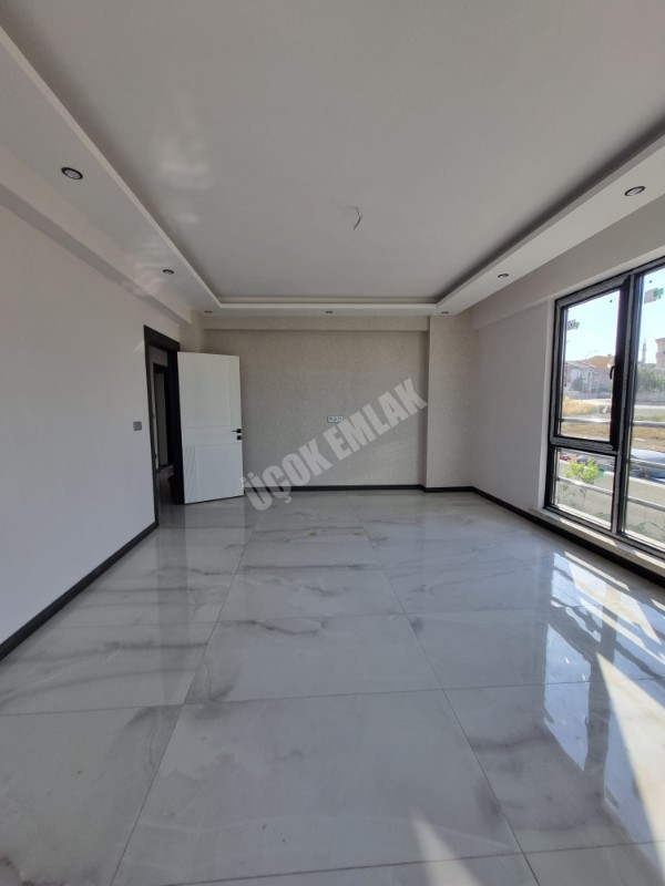AFYON ÜÇOK EMLAKTAN FATİH MAH 3+1 110M² SIFIR EBEVEYN BANYOLU SATILIK DAİRE 
