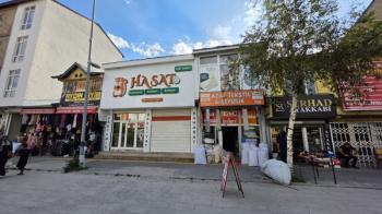 Tahir Elçi Caddesi'nde 222 m² Satılık 3 Katlı Ticari Dükkan