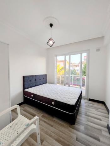 Didim Yeni Mahalle’de Altınkum’a Yakın Eşyalı 2+1 Ara Kat Satılık Daire