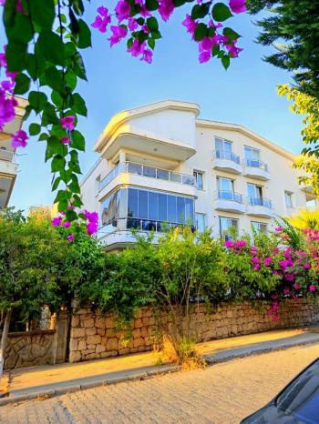 Didim Yeni Mahalle’de Altınkum’a Yakın Eşyalı 2+1 Ara Kat Satılık Daire